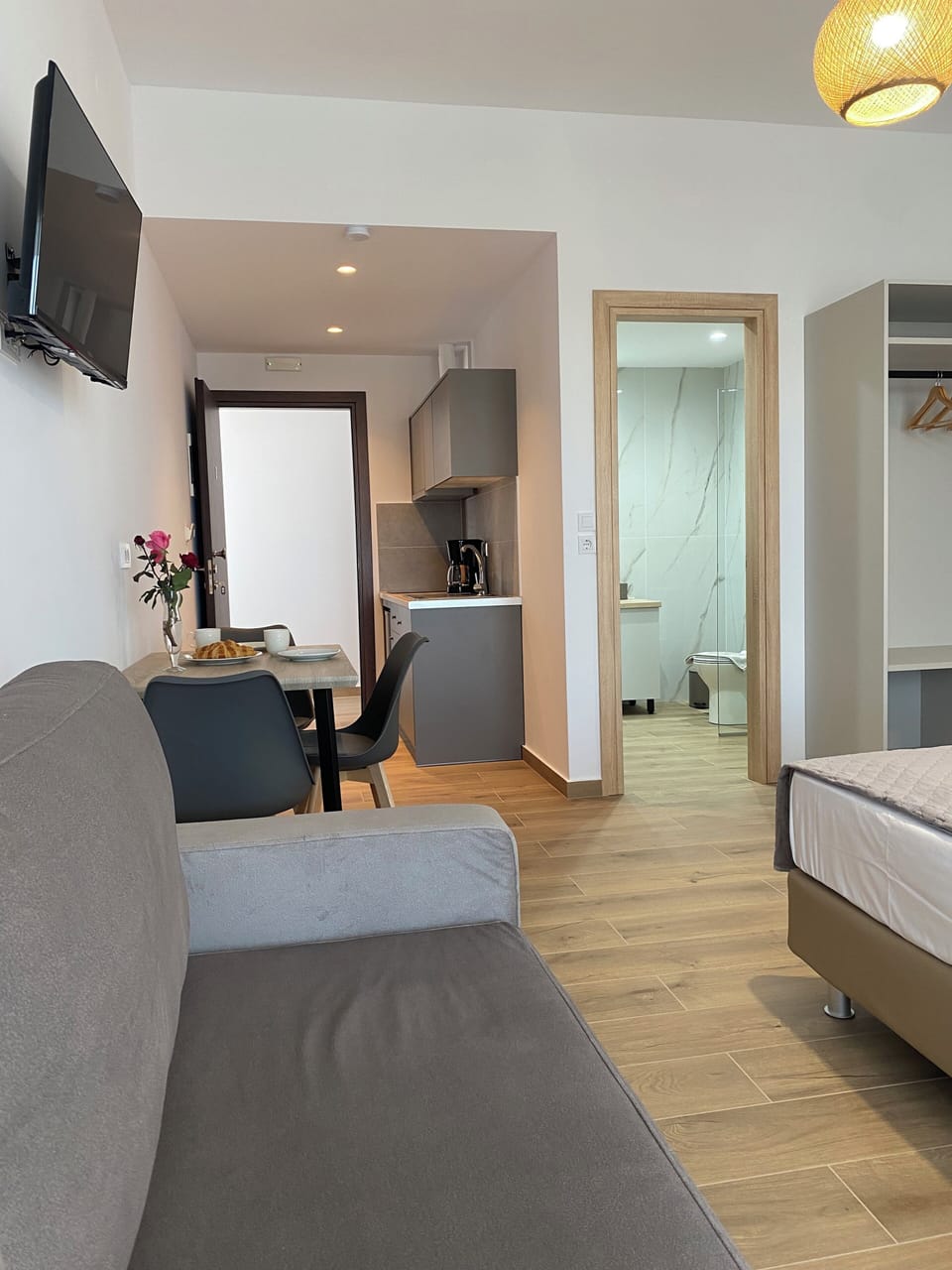 Superior Studio | Soundproofing, travel crib, free rollaway beds, free WiFi