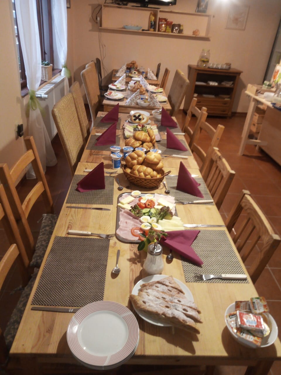 Free daily continental breakfast