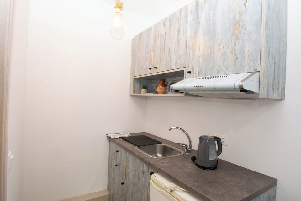 Studio, Jetted Tub, Ground Floor | Free WiFi, bed sheets