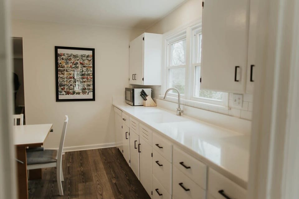 Step into our kitchen – an elegant, aesthetic masterpiece, designed to shine and inspire your culinary adventures.