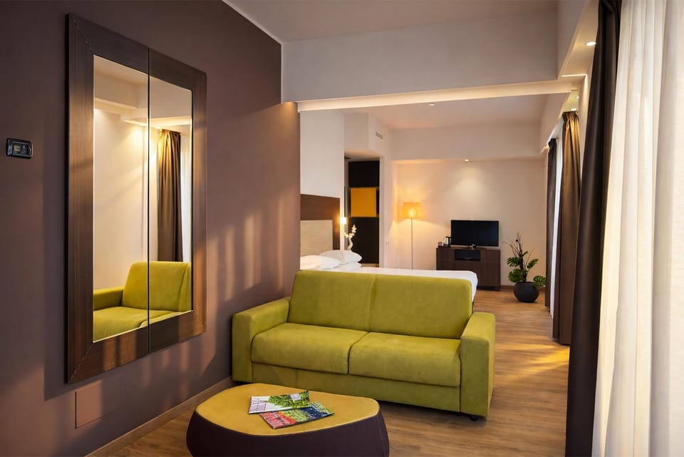 In-room safe, blackout drapes, soundproofing, WiFi (free)