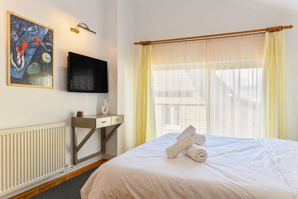 Classic Double Room, City View | Soundproofing, free WiFi, bed sheets