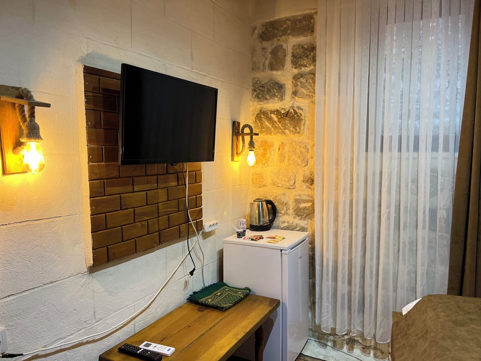 Standard Room | Minibar, free WiFi