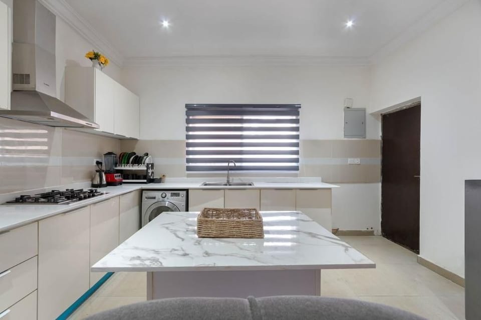 Presidential Villa | Private kitchen | Full-size fridge, microwave, oven, dishwasher
