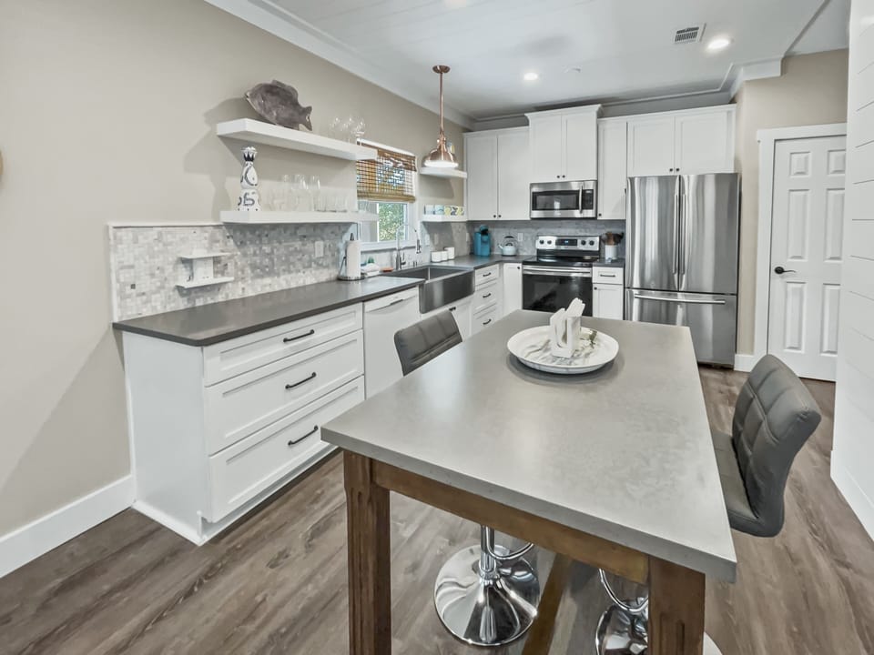 House, 2 Bedrooms | Private kitchen | Fridge, oven, coffee/tea maker, toaster