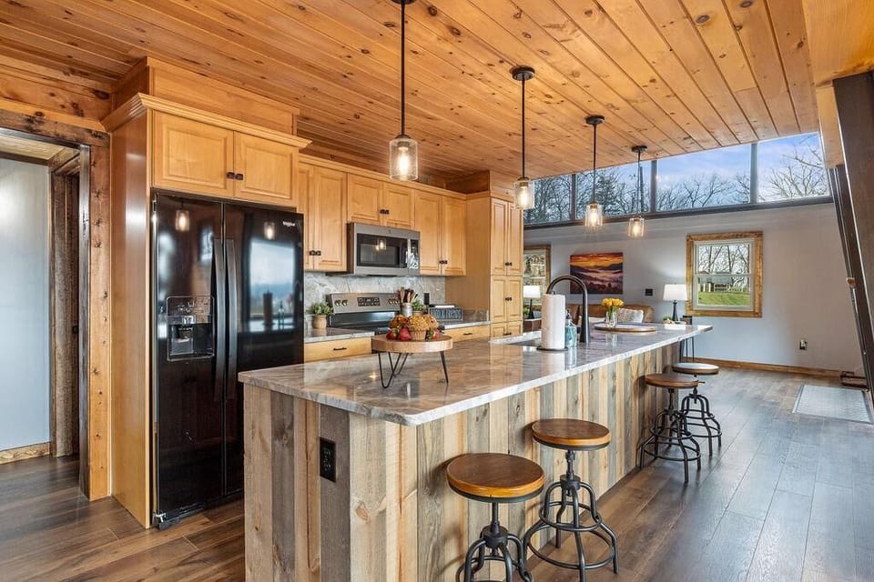 Fully Stocked Kitchen