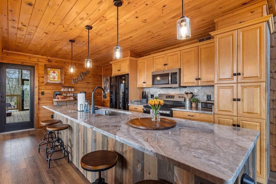Giant Kitchen