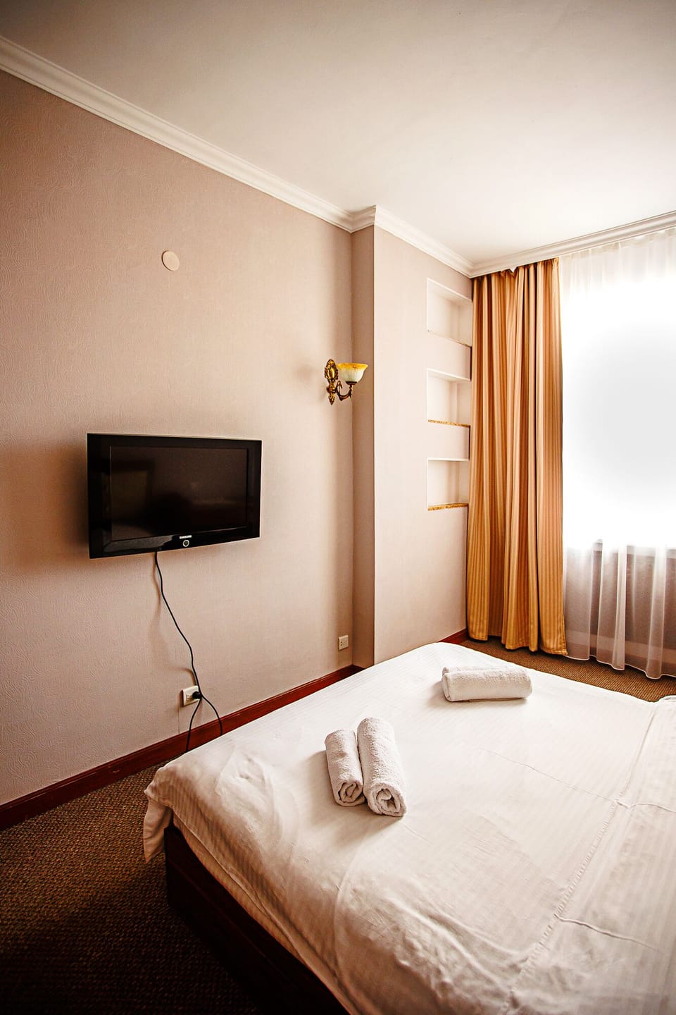 Standard Double Room | Desk, WiFi (free), bed sheets