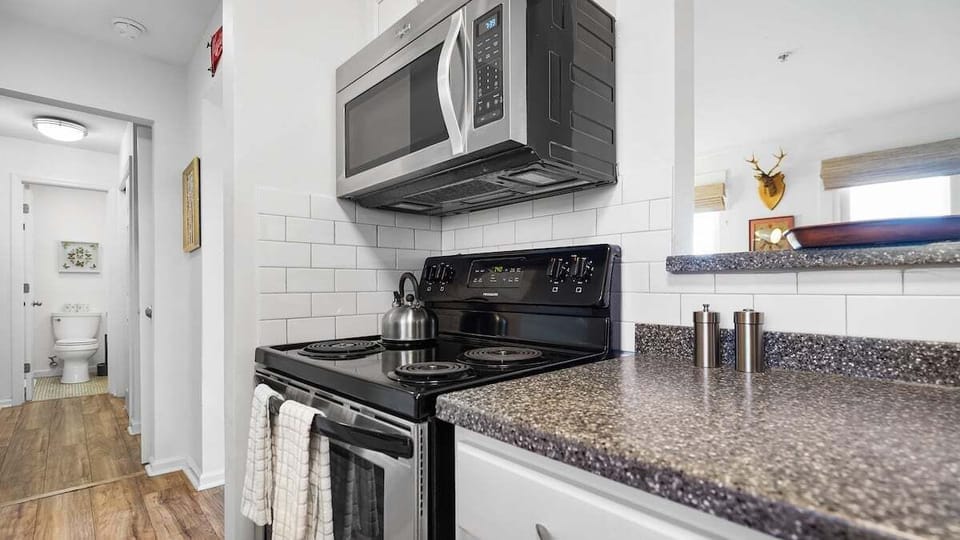 Full Kitchen