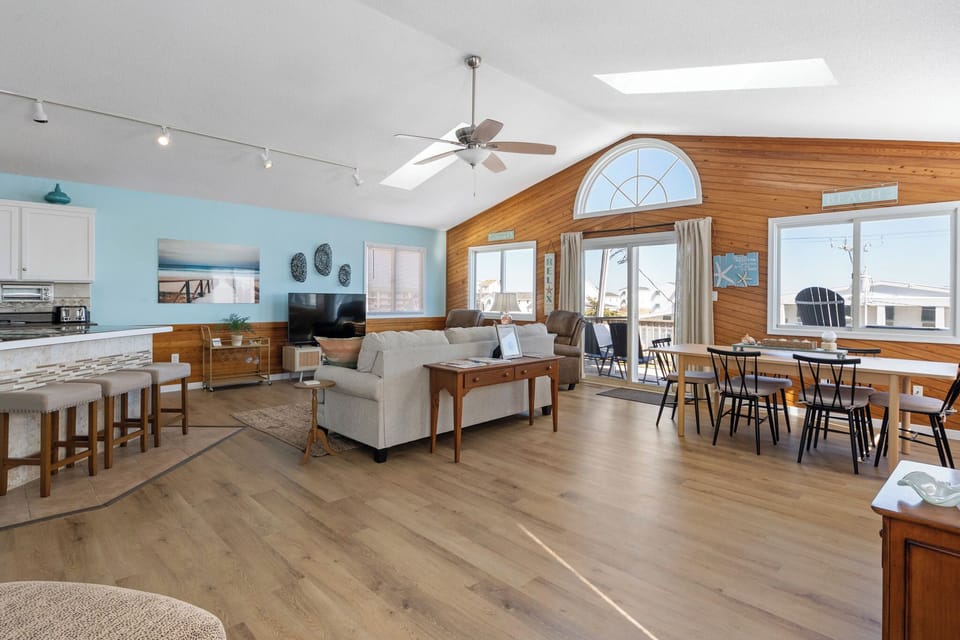 KDN2200: Coasties Ocean Breeze | Top Level Overview