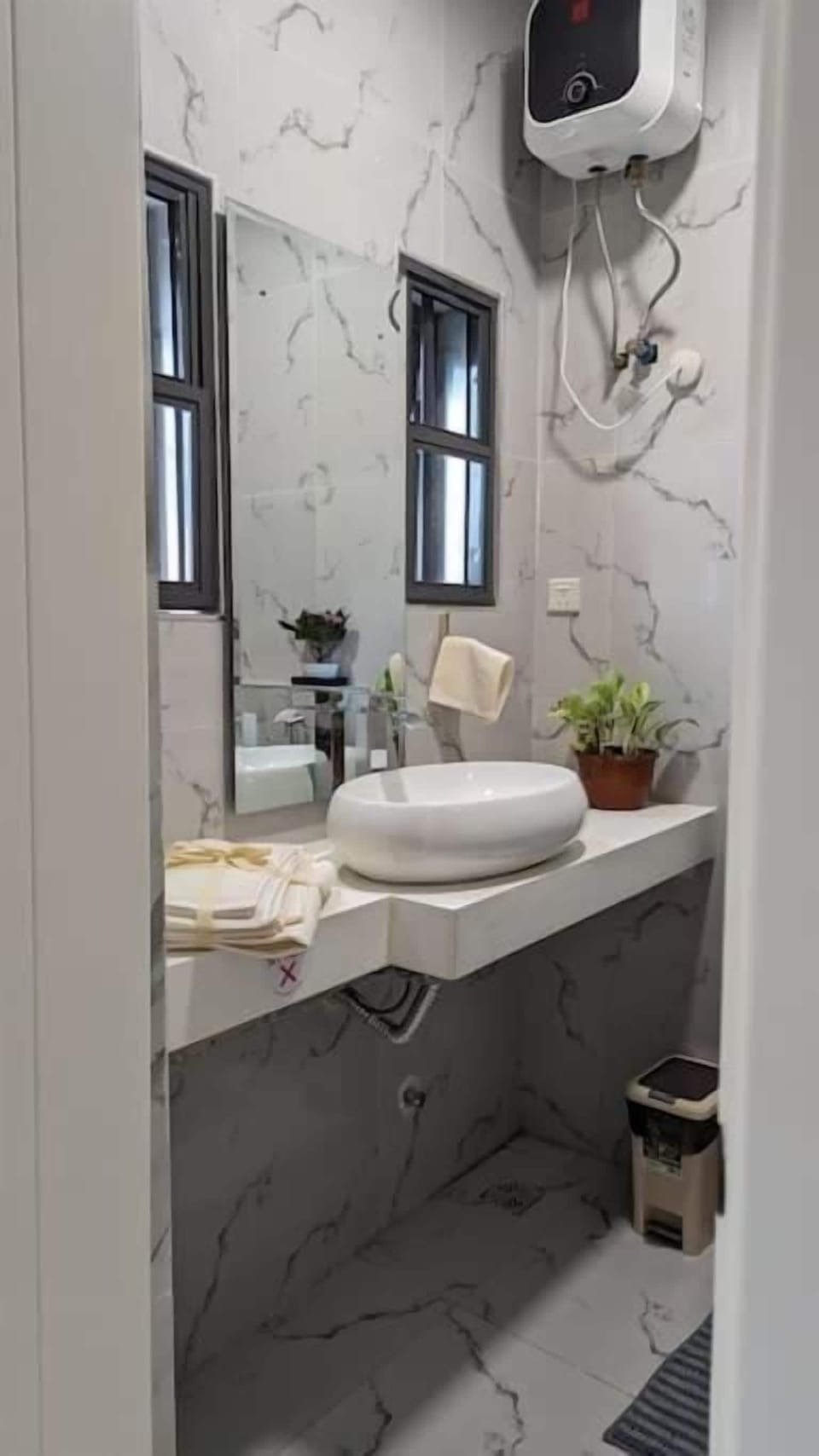 Economy Room | Bathroom | Free toiletries