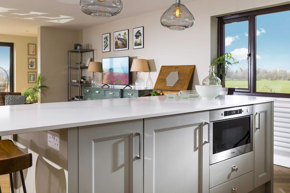 Sit-up island in the kitchen area seating two guests