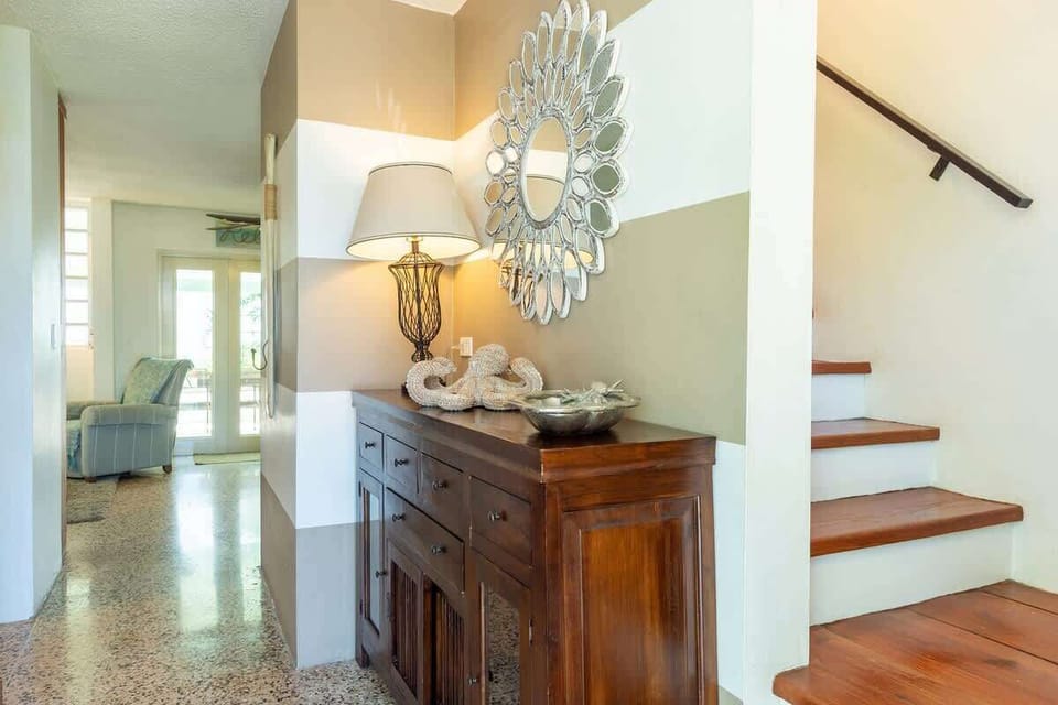 Front entrance, hallway.  Airy and welcoming.