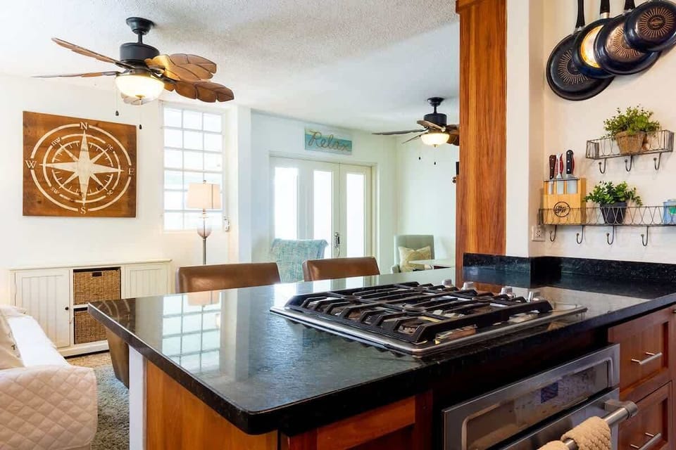 Gas range and oven 