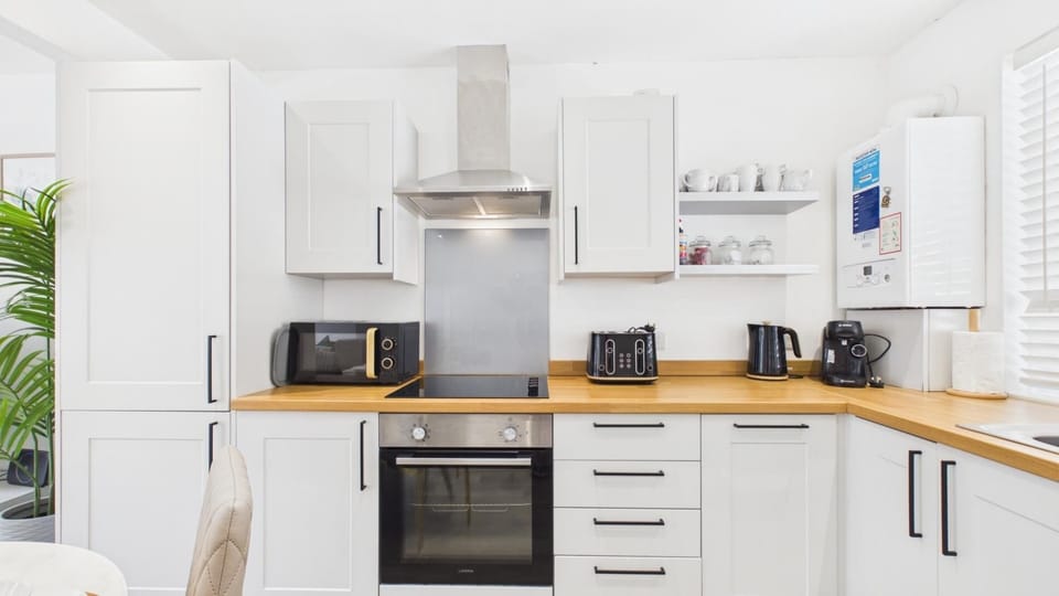 Luxurious Apartment Charlton Mews - 2 Bed - Tenby (29278)