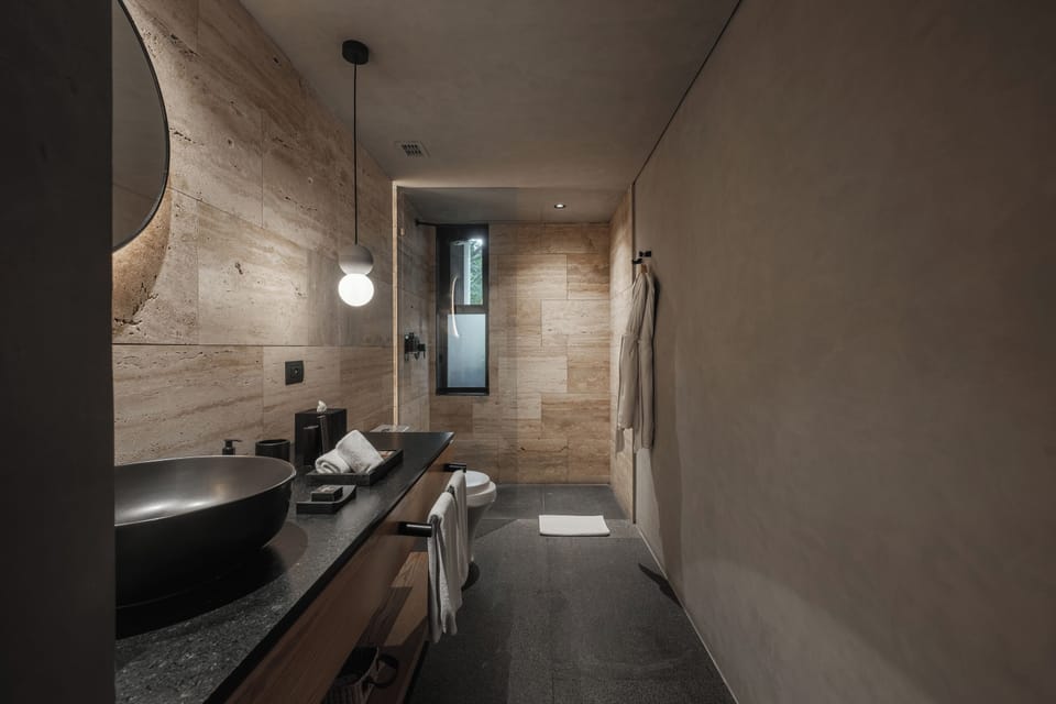 Contempo King Terraza | Bathroom | Shower, designer toiletries, hair dryer, bathrobes