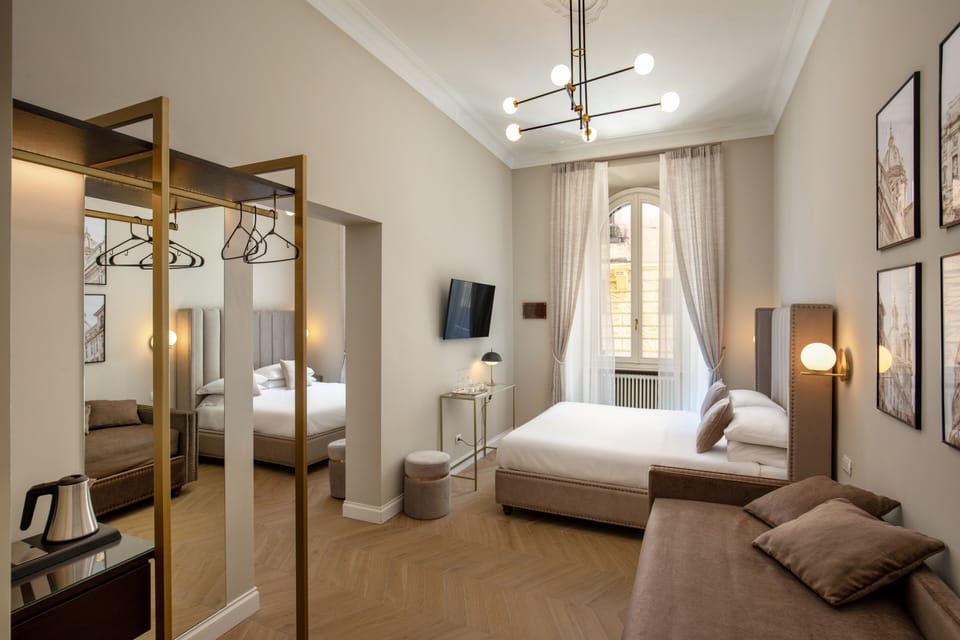 Junior Suite | Desk, laptop workspace, soundproofing, free WiFi