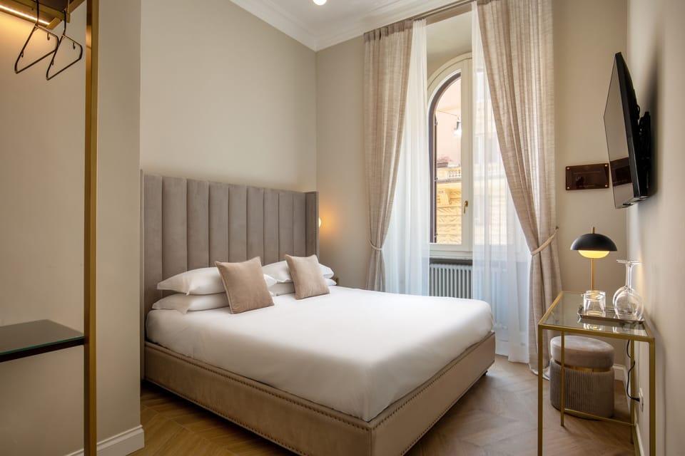 Junior Suite | Desk, laptop workspace, soundproofing, free WiFi