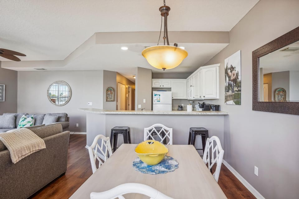 Condo, 1 King Bed (Amadeus 5) | Interior