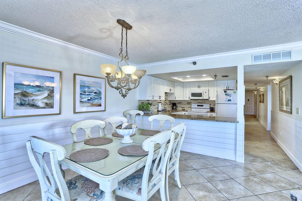 Condo, Multiple Beds (Emerald Isle 602) | Dining