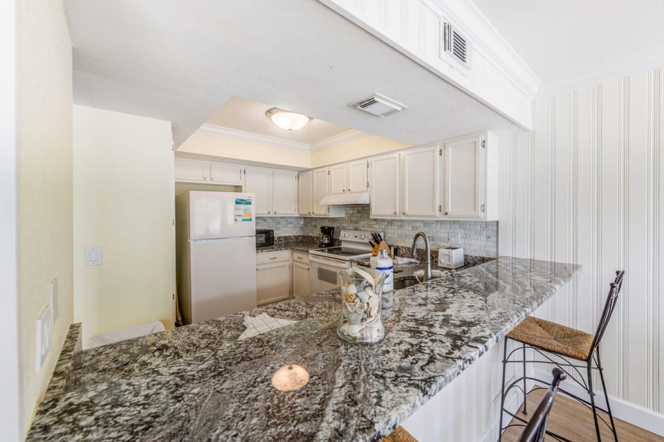 House, Multiple Beds (Gulfside Villas 3) | Private kitchen | Oven, toaster