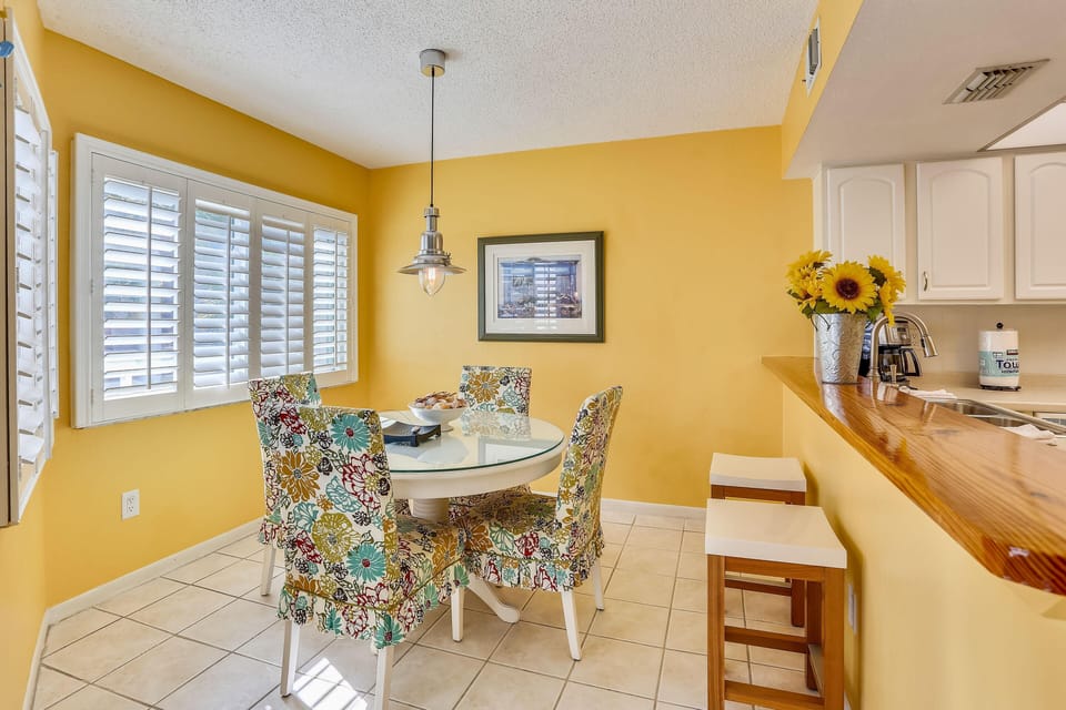 House, 1 King Bed (Gulfside Villas 6) | Dining