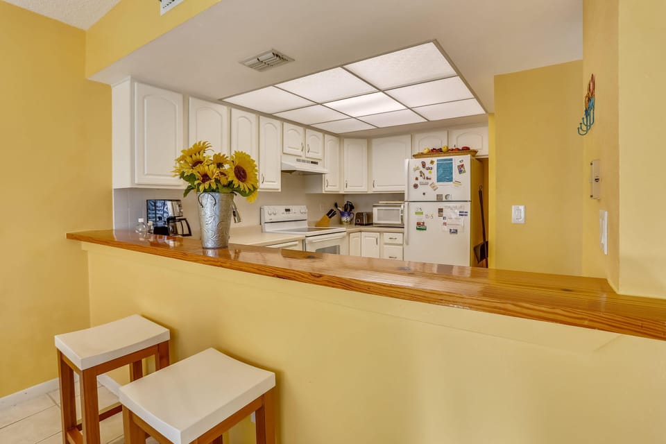 House, 1 King Bed (Gulfside Villas 6) | Private kitchen | Oven, toaster
