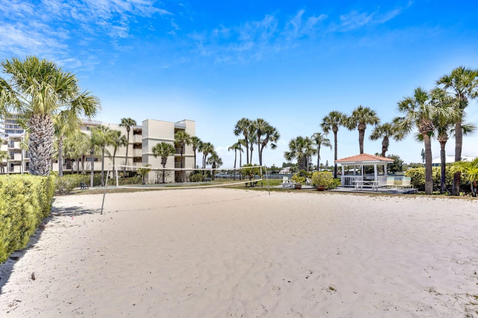 Condo, 1 King Bed with Sofa bed (Land's End 1-204 Bay Front) | Sport court