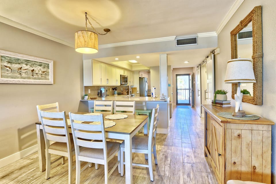 Condo, Multiple Beds (Land's End 10-304 Beach Front - Premi) | Dining
