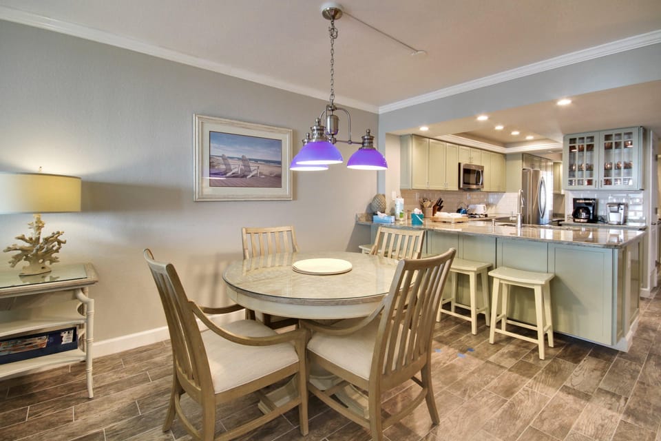 Condo, Multiple Beds (Land's End 10-402 Beach Front - Premi) | Dining