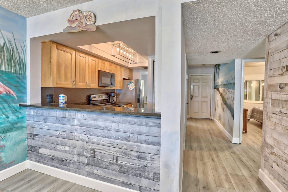 Condo, Multiple Beds (Land's End 11-202 Beach Front) | Private kitchen | Oven, toaster