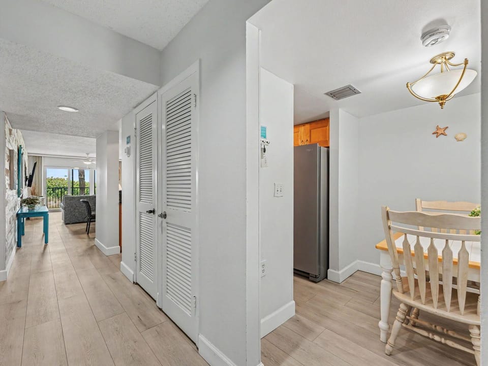 Condo, Multiple Beds (Land's End 11-202 Beach Front) | Interior