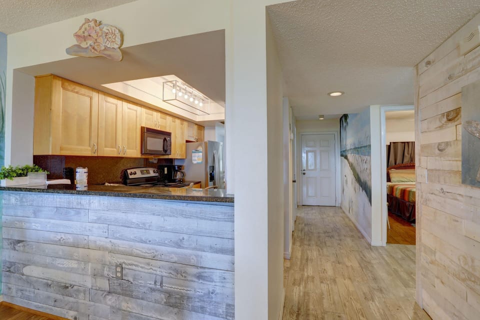 Condo, Multiple Beds (Land's End 11-202 Beach Front) | Private kitchen | Oven, toaster