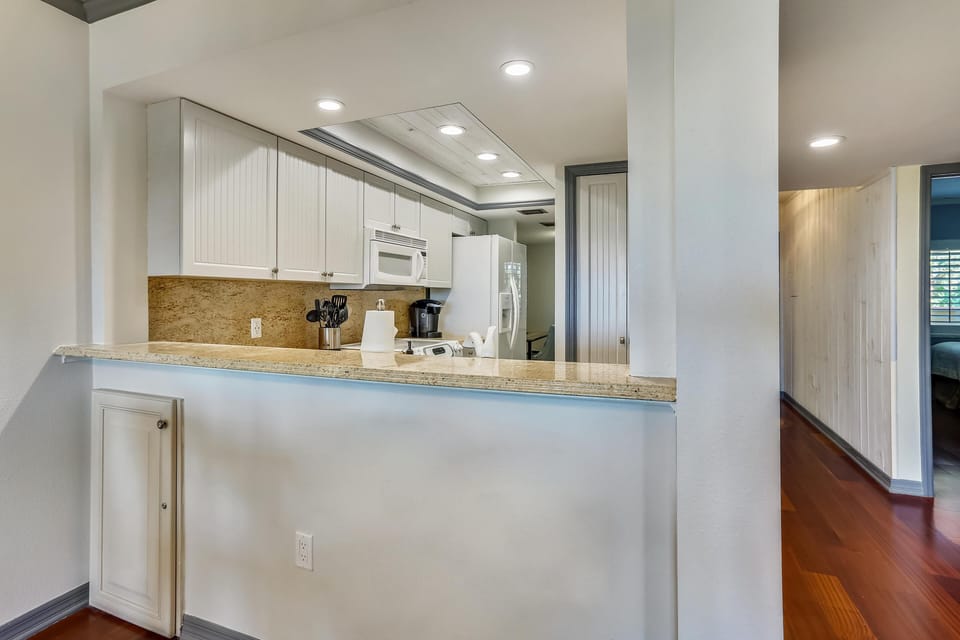 Condo, 1 King Bed with Sofa bed (Land's End 11-204 Beach Front) | Private kitchen | Oven, toaster
