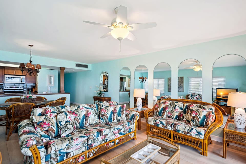 Condo, 1 King Bed with Sofa bed (Land's End 11-307 Beach Front - Premi) | Living area | TV