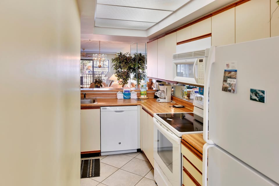Condo, 1 King Bed (Land's End 3-202 Bay Front) | Private kitchen