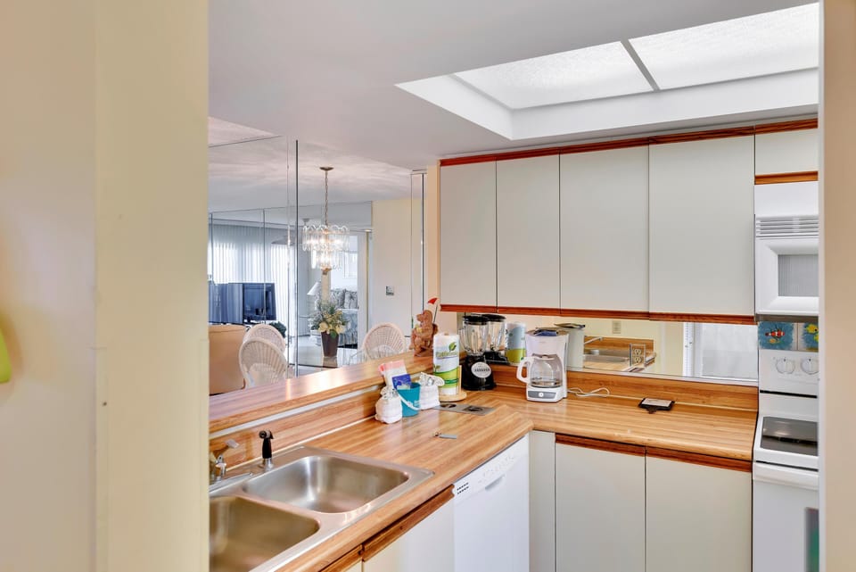 Condo, 1 King Bed (Land's End 3-202 Bay Front) | Private kitchen