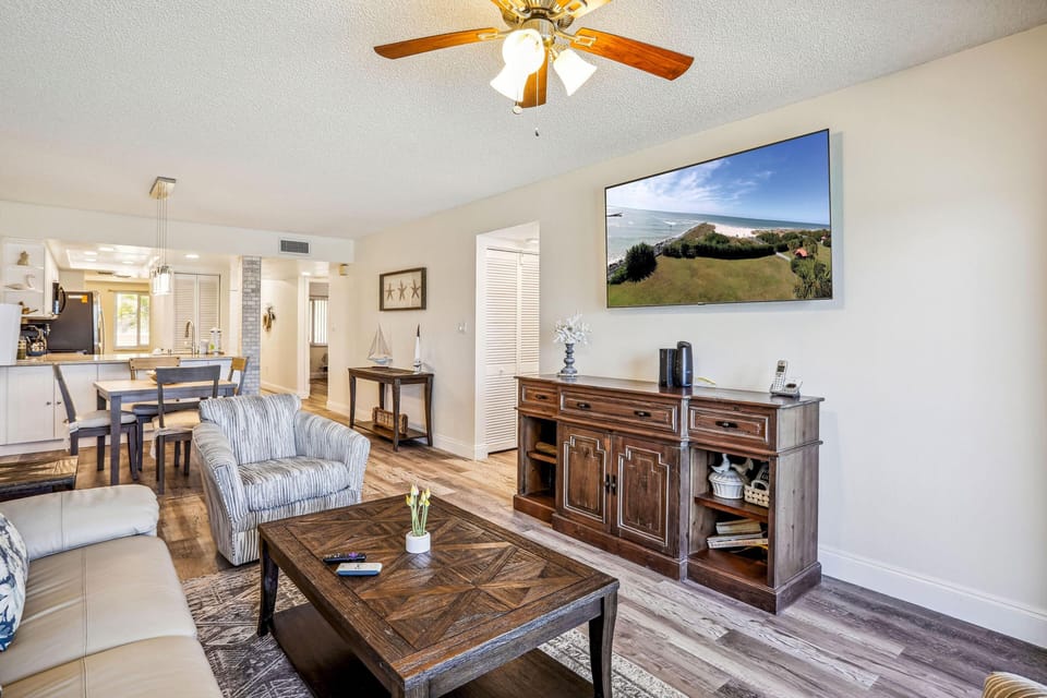 Condo, 1 King Bed (Land's End 3-205 Bay Front - Premier) | Living area | TV