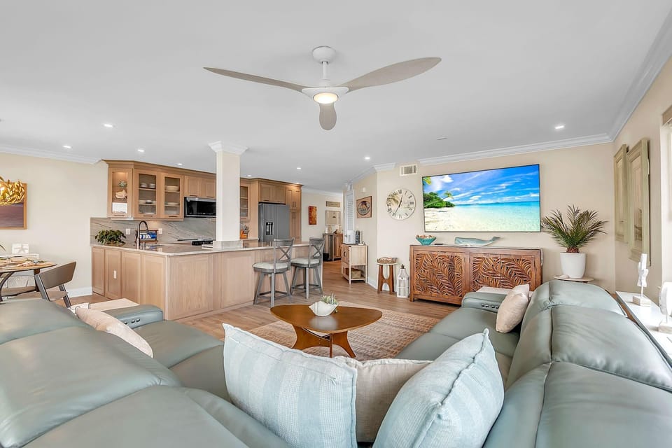 Condo, Multiple Beds (Land's End 3-301 Bay Front - Premier) | Living area | TV