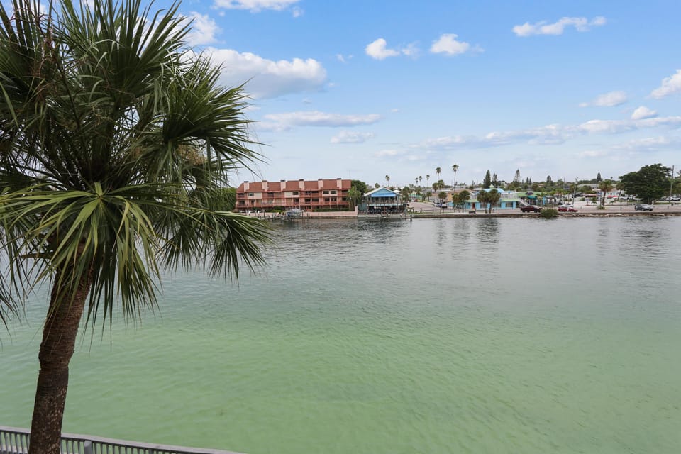 Condo, 1 King Bed (Land's End 3-305 Bay Front - Premier) | Miscellaneous