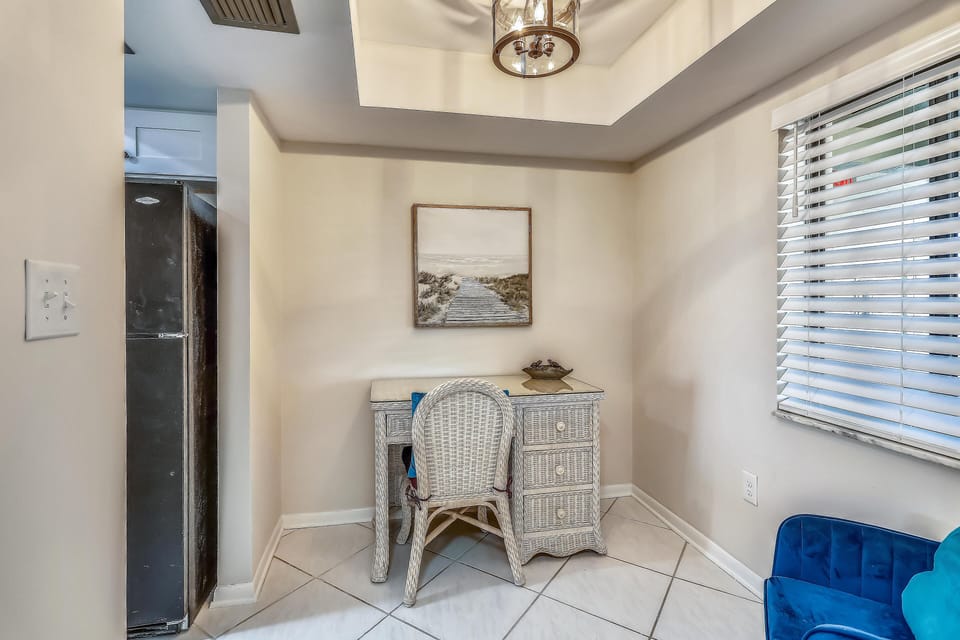 Condo, Multiple Beds (Land's End 3-404 Bay Front) | Interior