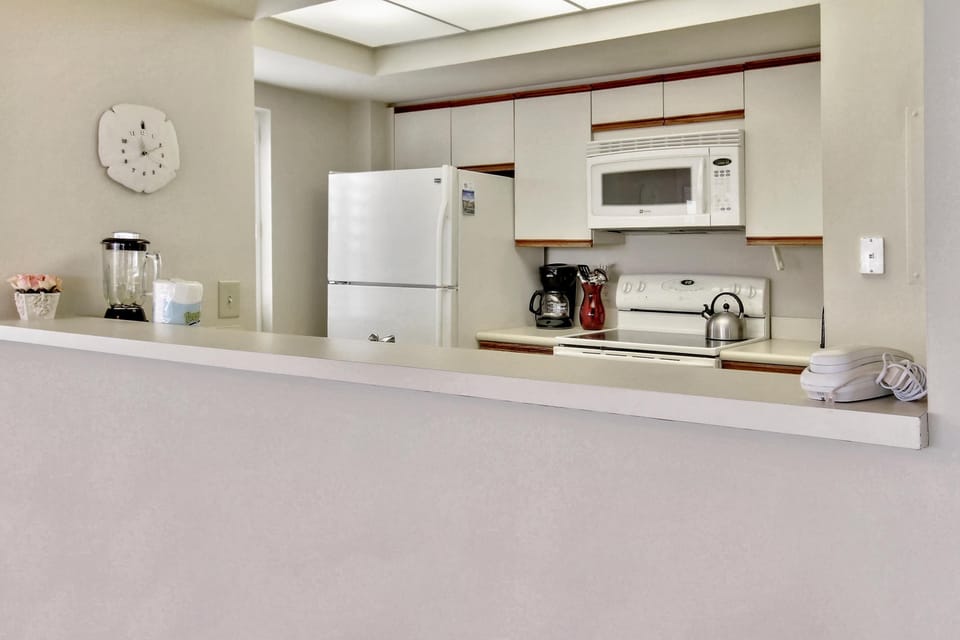 Condo, 1 King Bed (Land's End 3-406 Bay Front) | Private kitchen