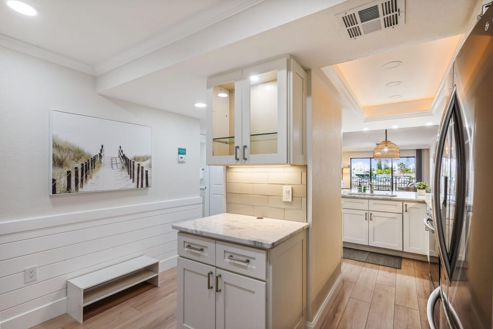 Condo, 1 King Bed (Land's End 4-204 Bay Front - Premier) | Interior