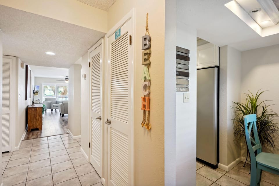 Condo, 1 King Bed (Land's End 5-202 Gulf-Bay Front - Pre) | Interior