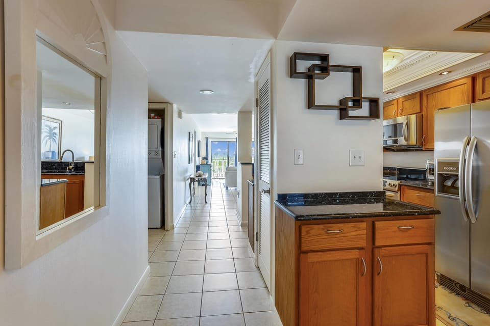Condo, Multiple Beds (Land's End 5-302 Gulf-Bay Front - Pre) | Interior