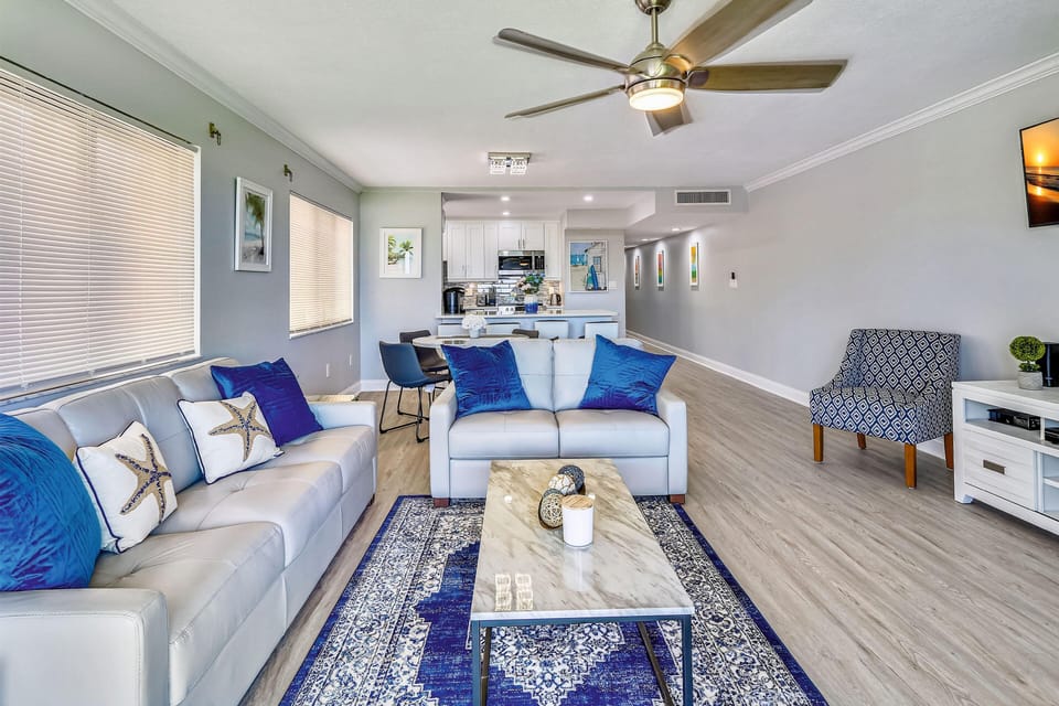 Condo, 1 King Bed with Sofa bed (Land's End 6-205 Beach Front - Premie) | Living area | TV