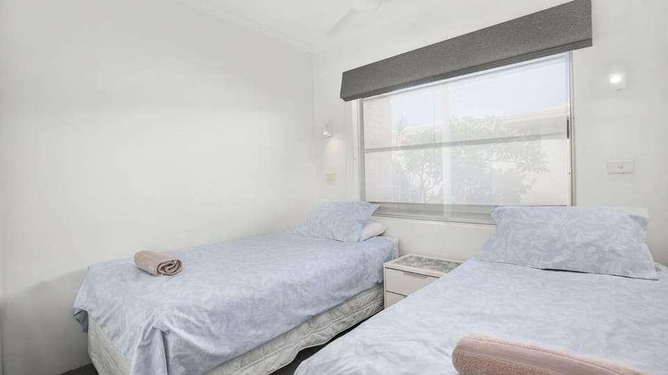 1 x King Single & 1 x Single Bed with Ceiling Fan