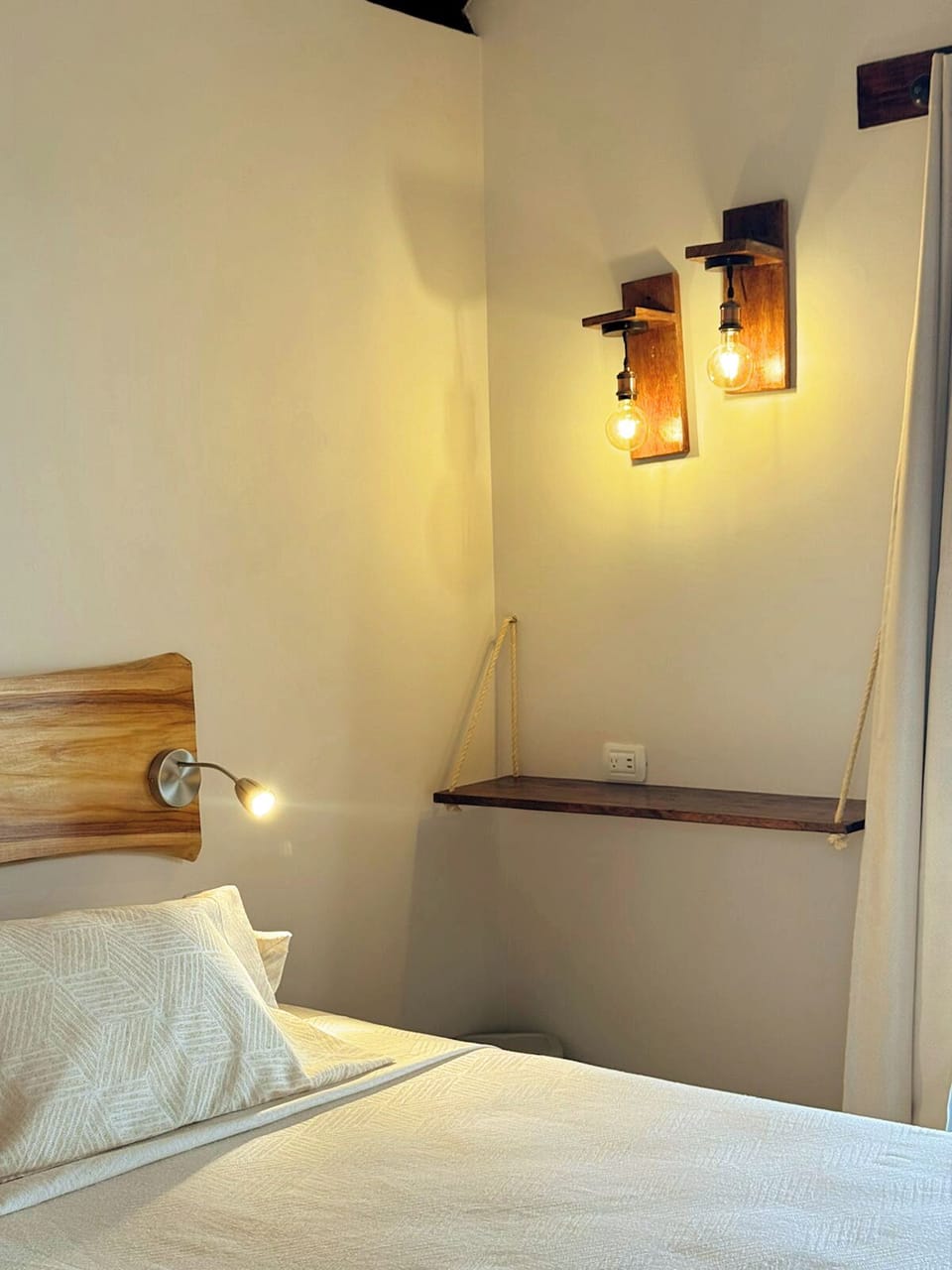Romantic Cabin, Mountain View | Premium bedding, rollaway beds (surcharge), bed sheets
