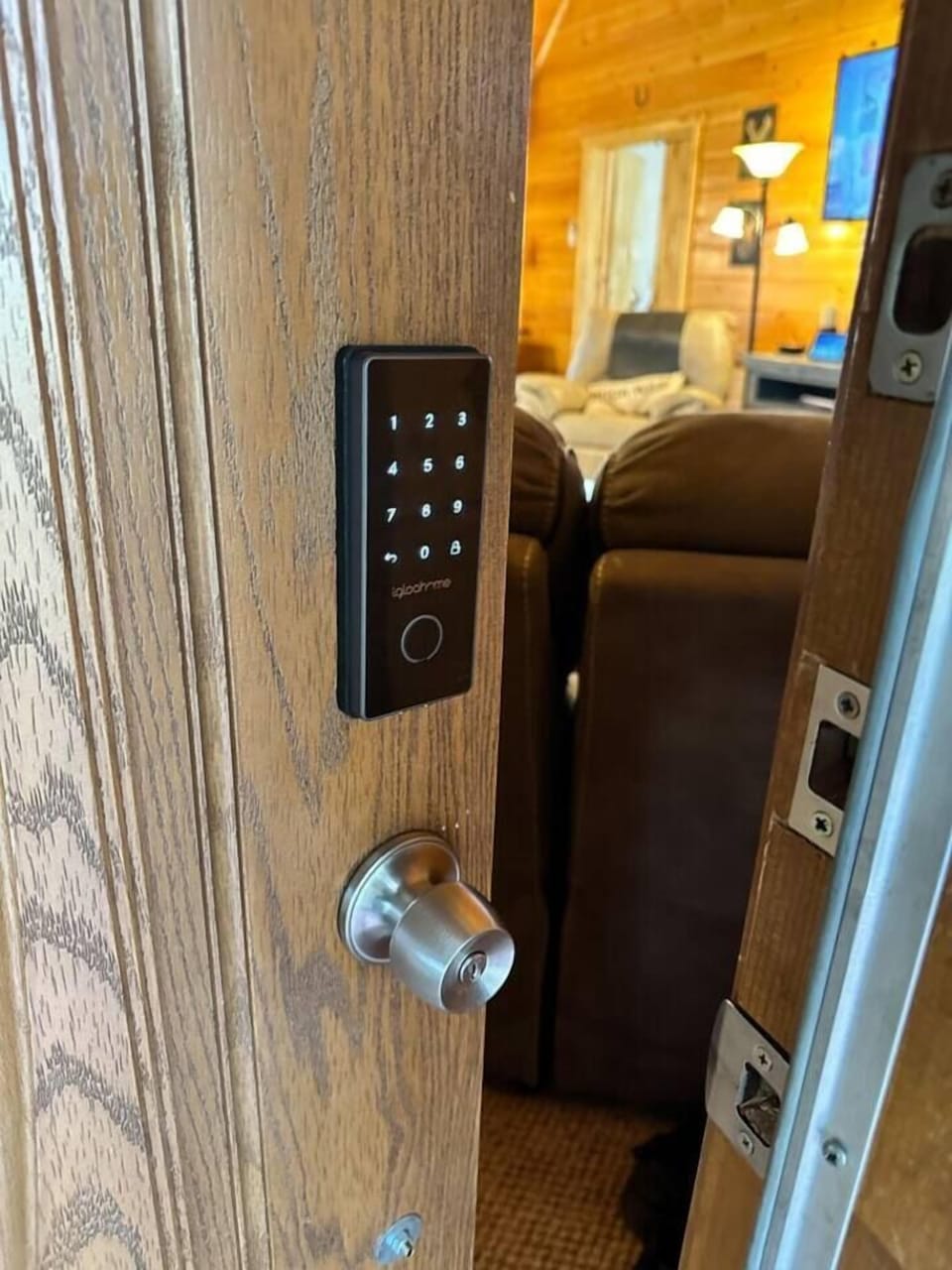 No hassle 24/7 self check-in