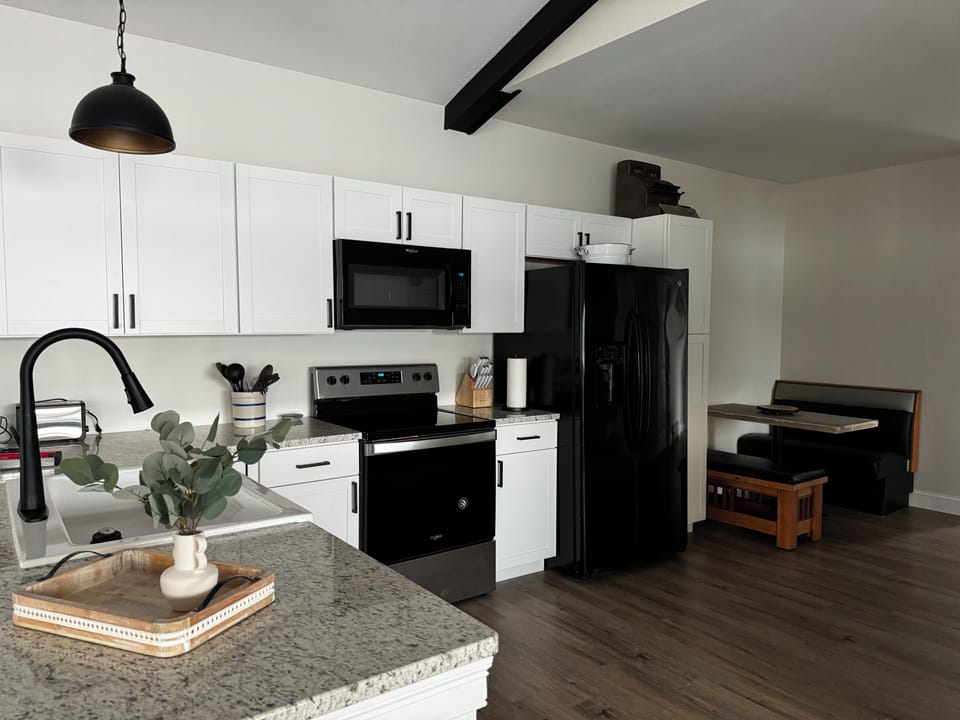 Full Kitchen 
